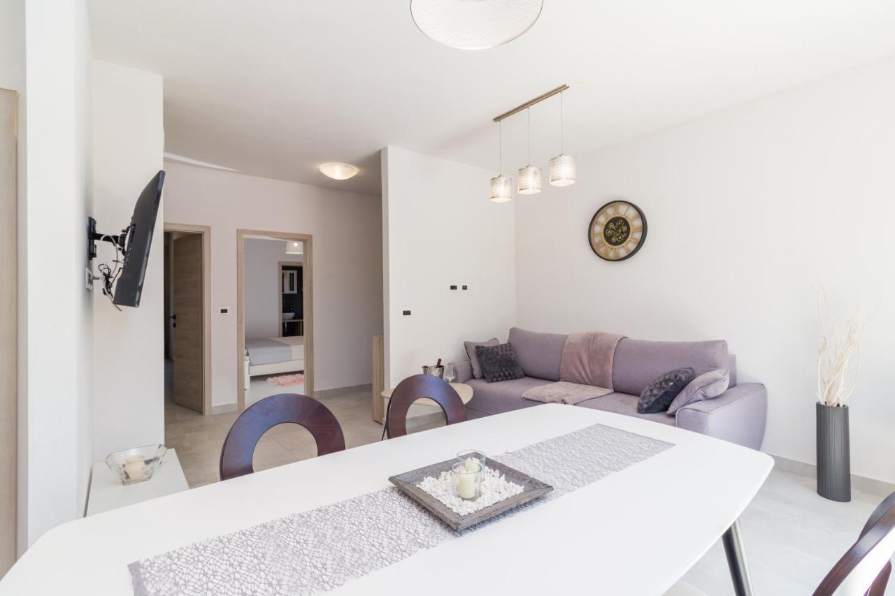 Apartmani Noa I Natali Kaldanija Екстериор снимка