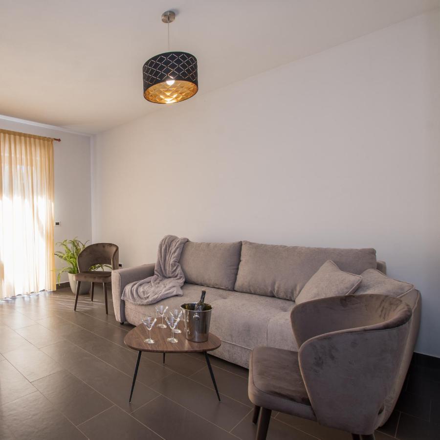 Apartmani Noa I Natali Kaldanija Екстериор снимка